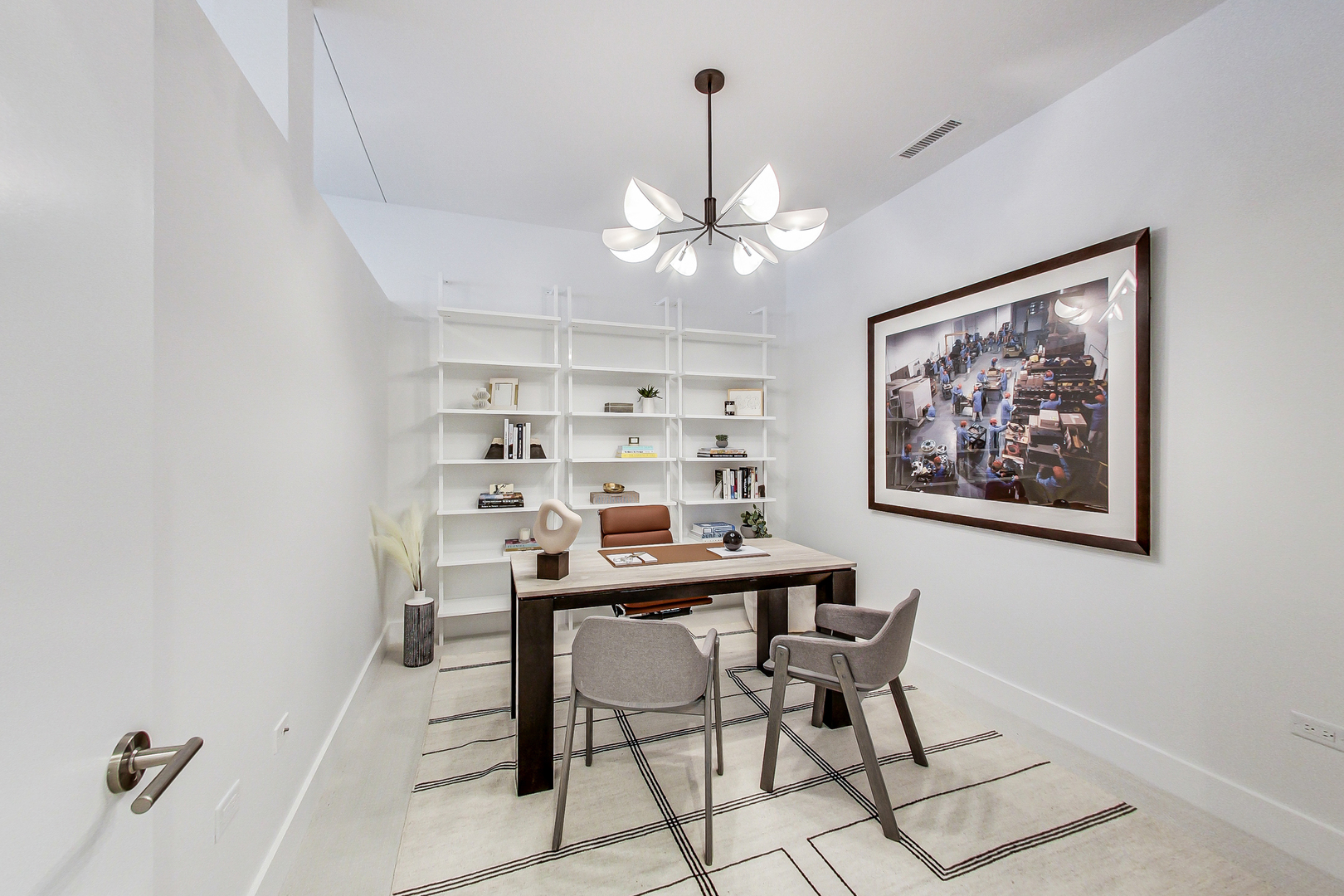 1701 W Webster Avenue Unit: 205