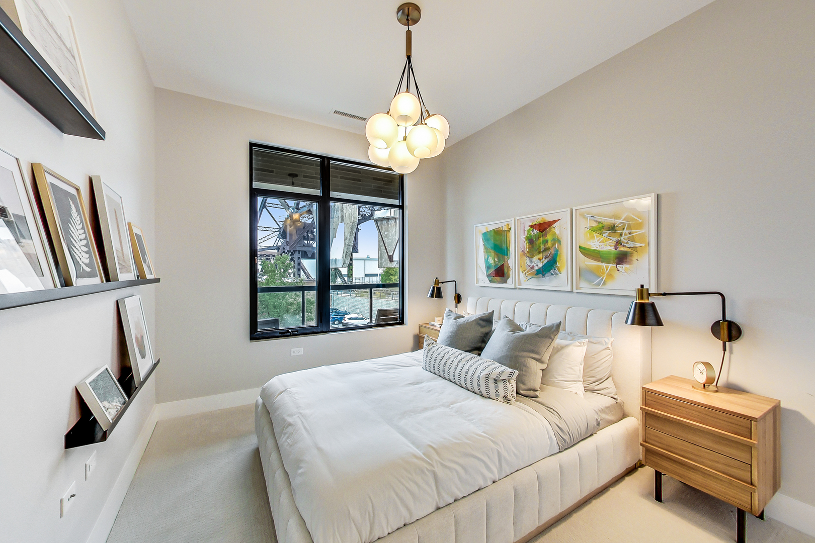 1701 W Webster Avenue Unit: 205