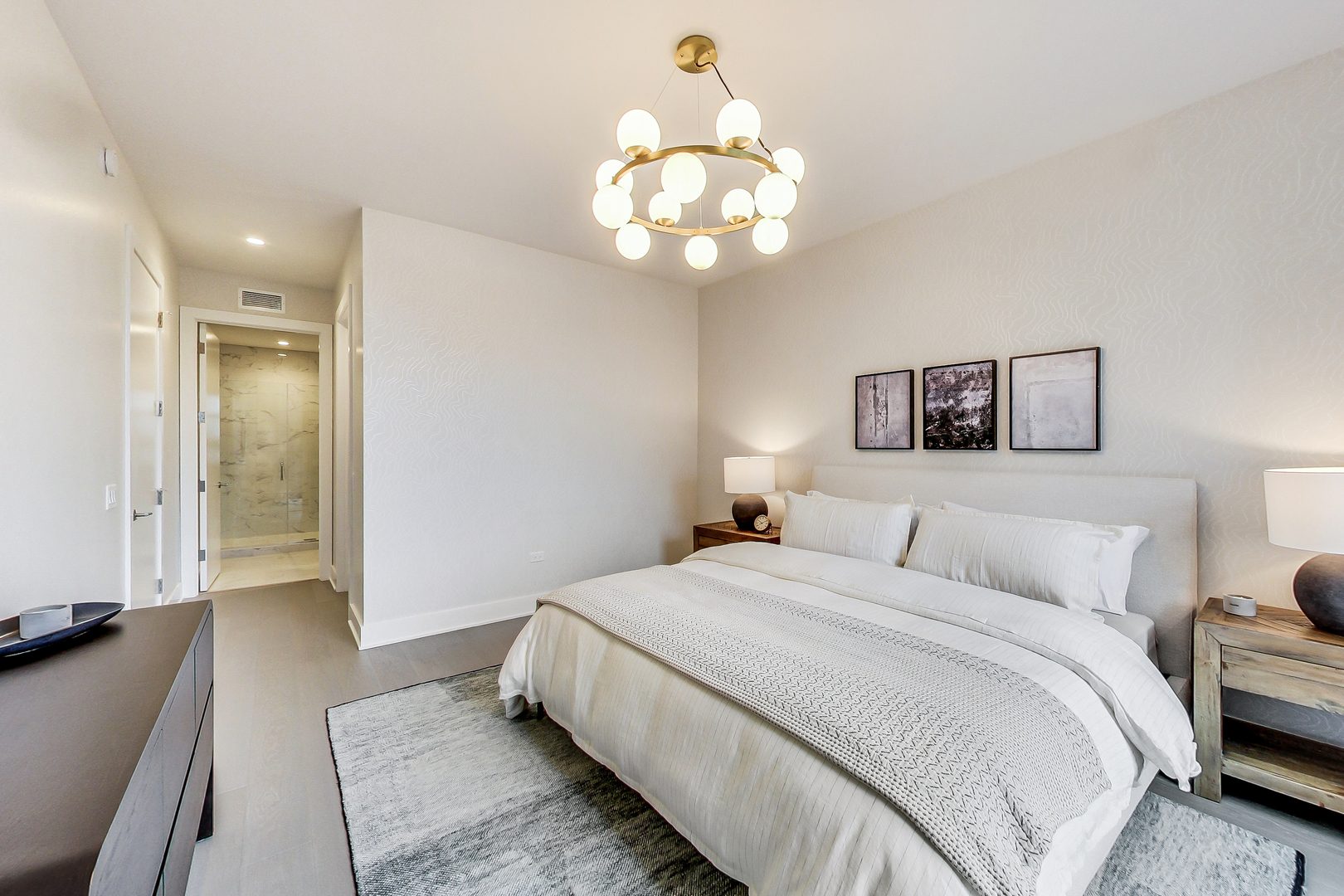 1701 W Webster Avenue Unit: 205