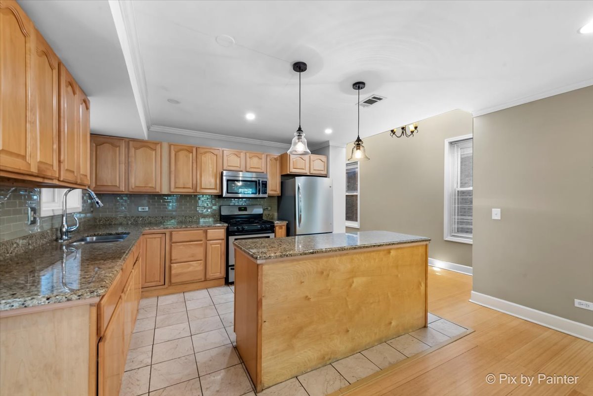 1719 W Le Moyne Street