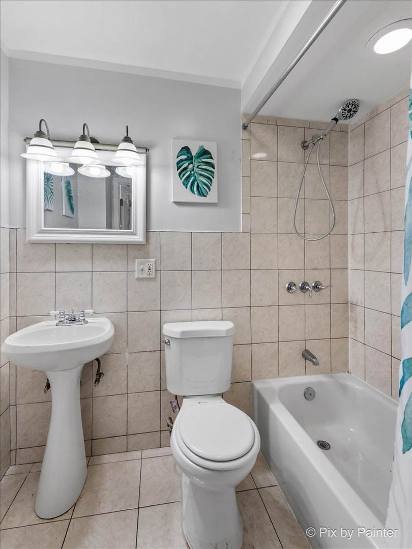 1719 W Le Moyne Street