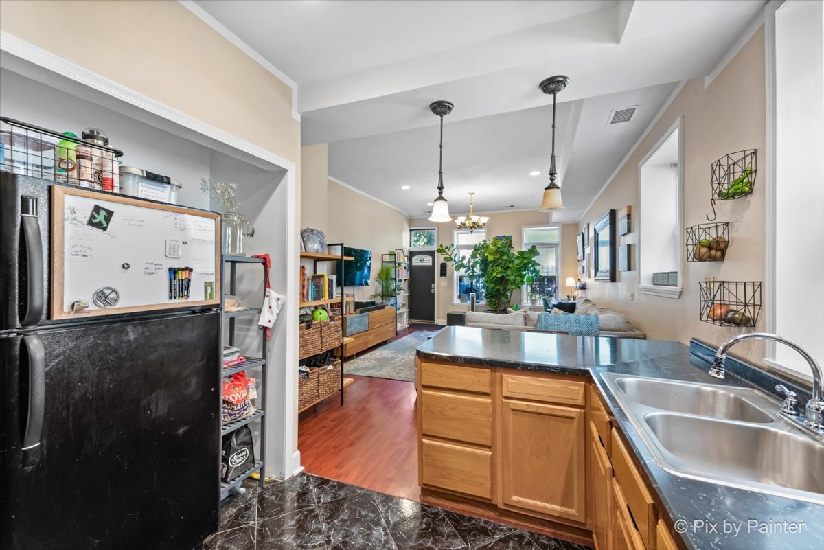 1719 W Le Moyne Street