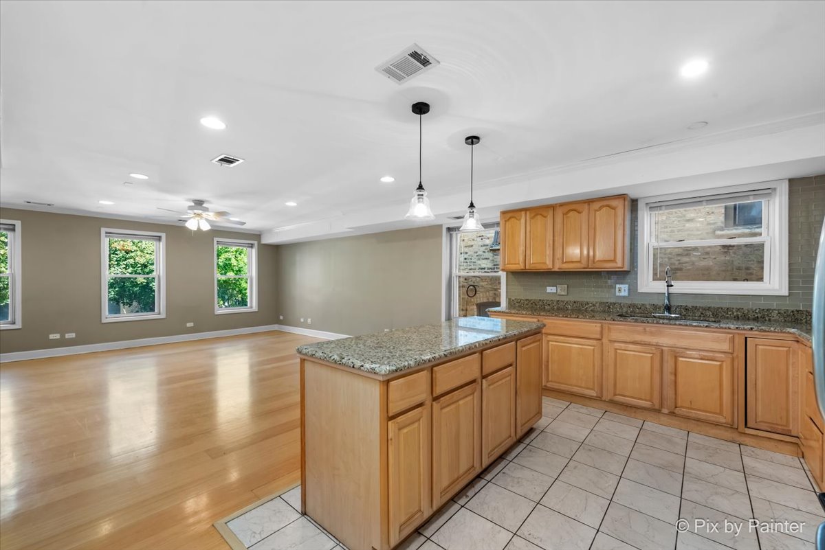 1719 W Le Moyne Street