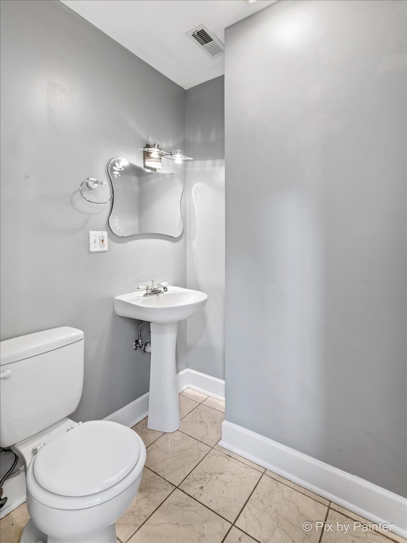 1719 W Le Moyne Street