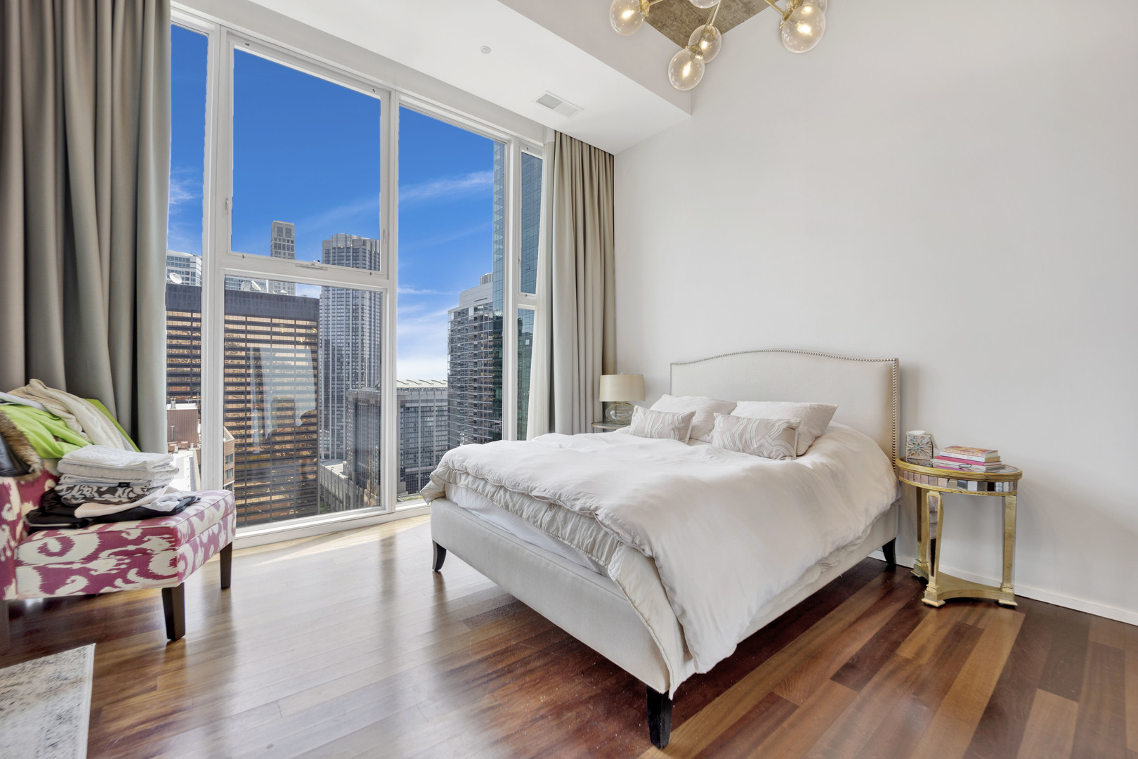 550 N Saint Clair Street Unit: 2601