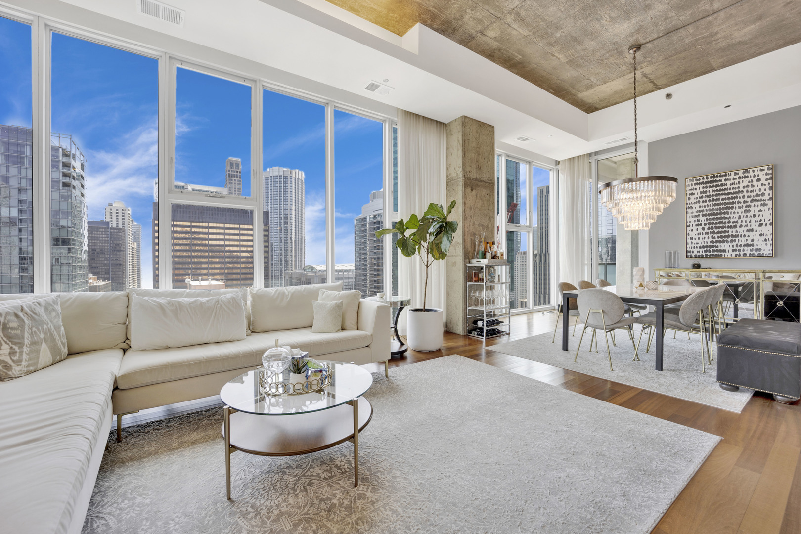 550 N Saint Clair Street Unit: 2601