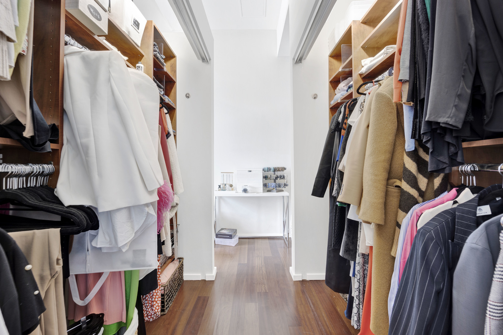550 N Saint Clair Street Unit: 2601