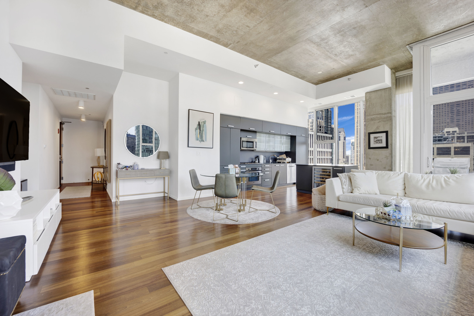 550 N Saint Clair Street Unit: 2601