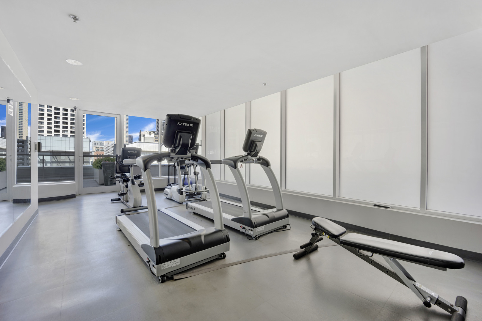 550 N Saint Clair Street Unit: 2601