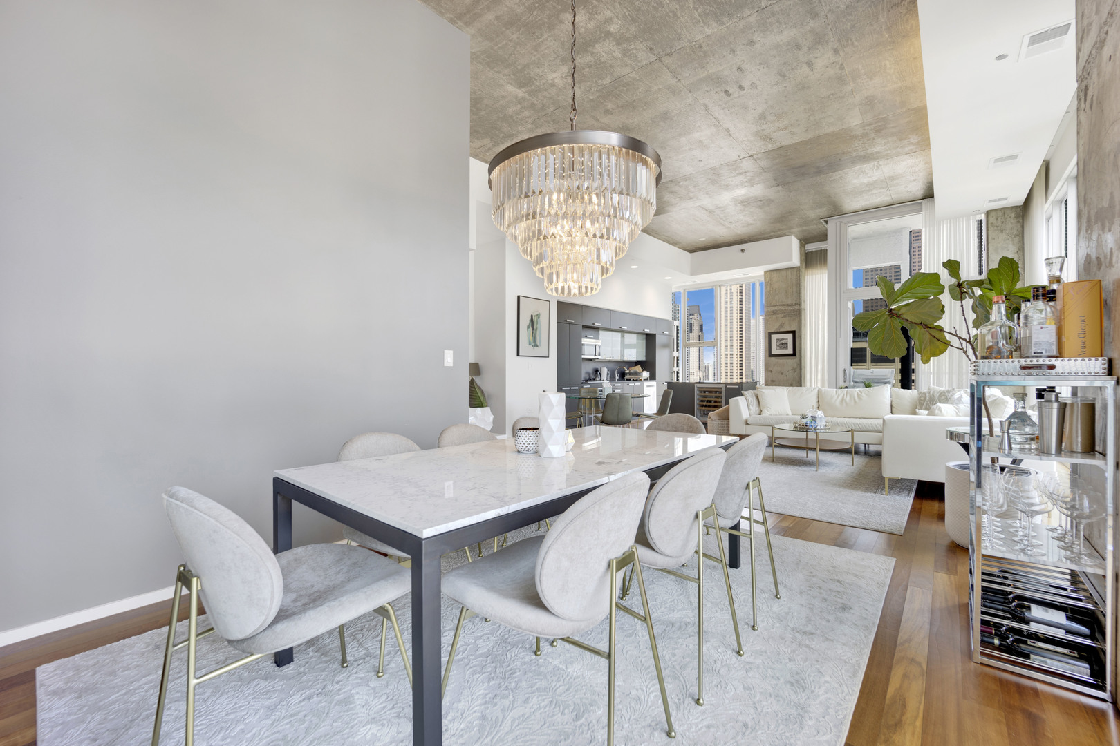 550 N Saint Clair Street Unit: 2601