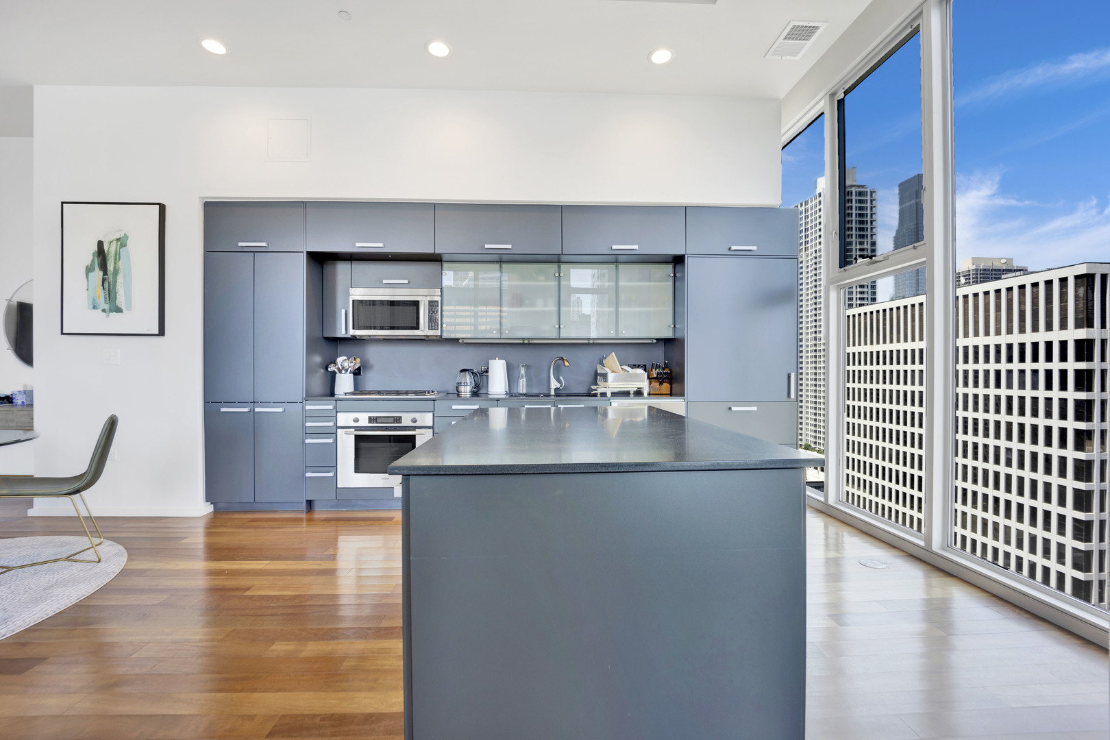 550 N Saint Clair Street Unit: 2601