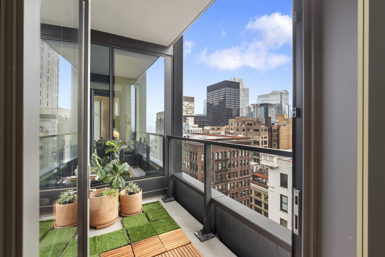 60 E Monroe Street Unit: 2507