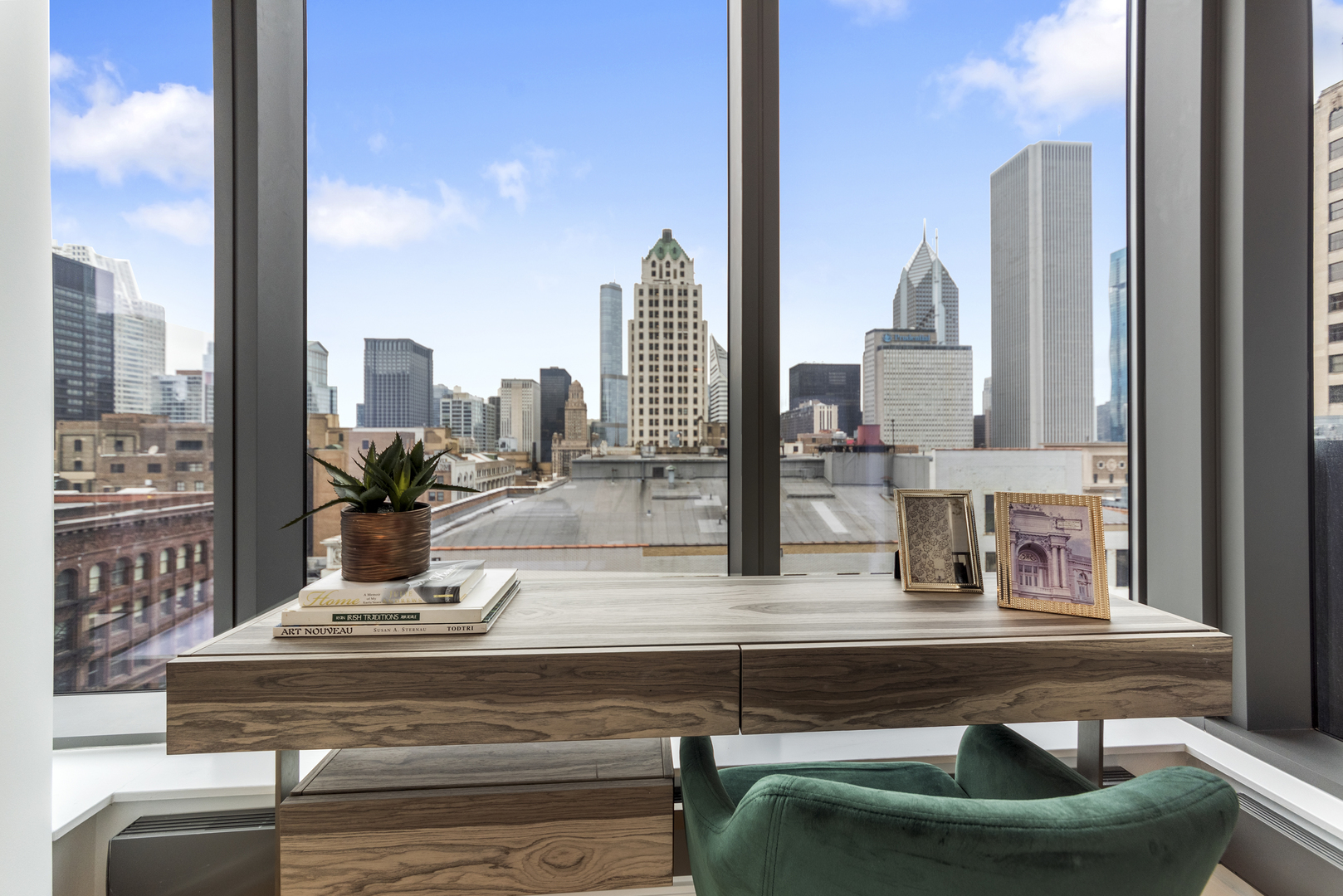 60 E Monroe Street Unit: 2507