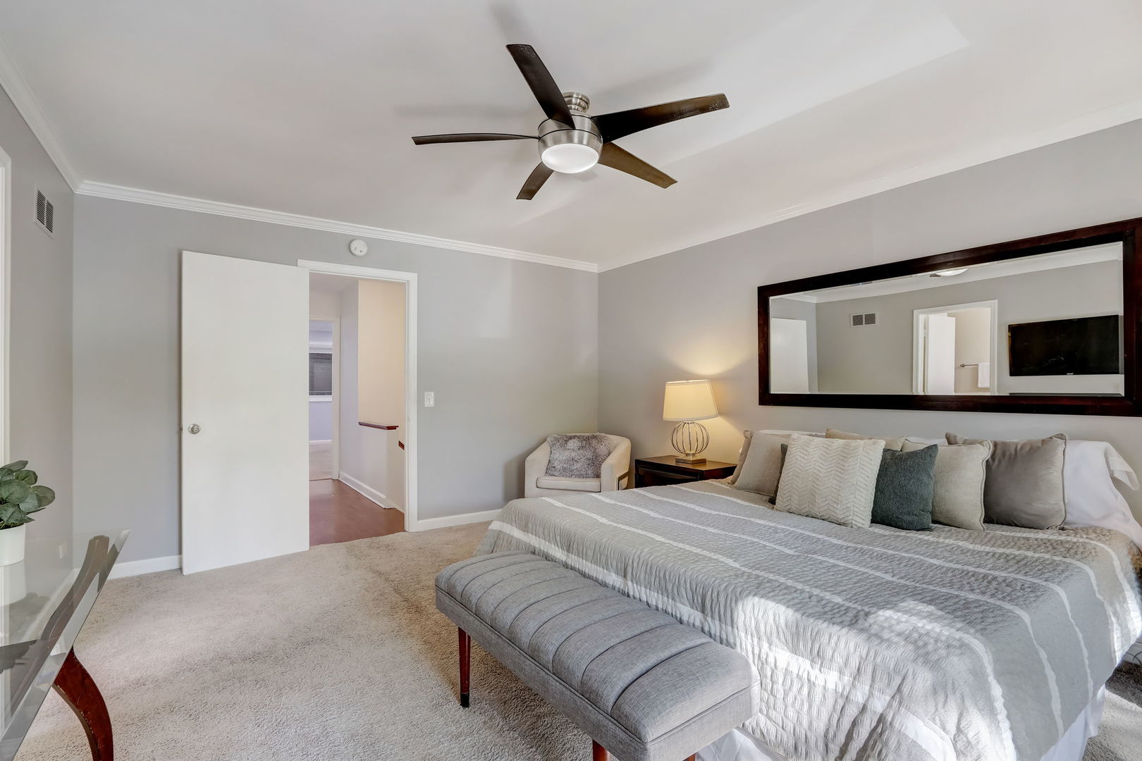 1330 N LaSalle Street Unit: 103