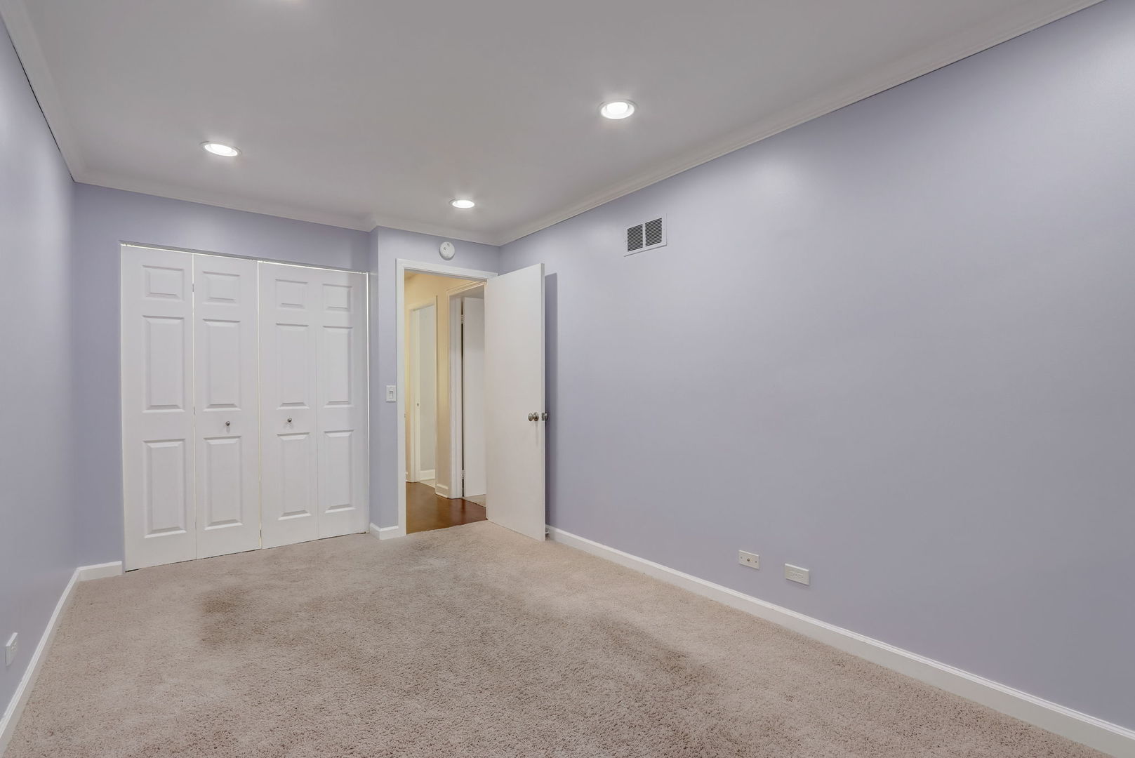 1330 N LaSalle Street Unit: 103