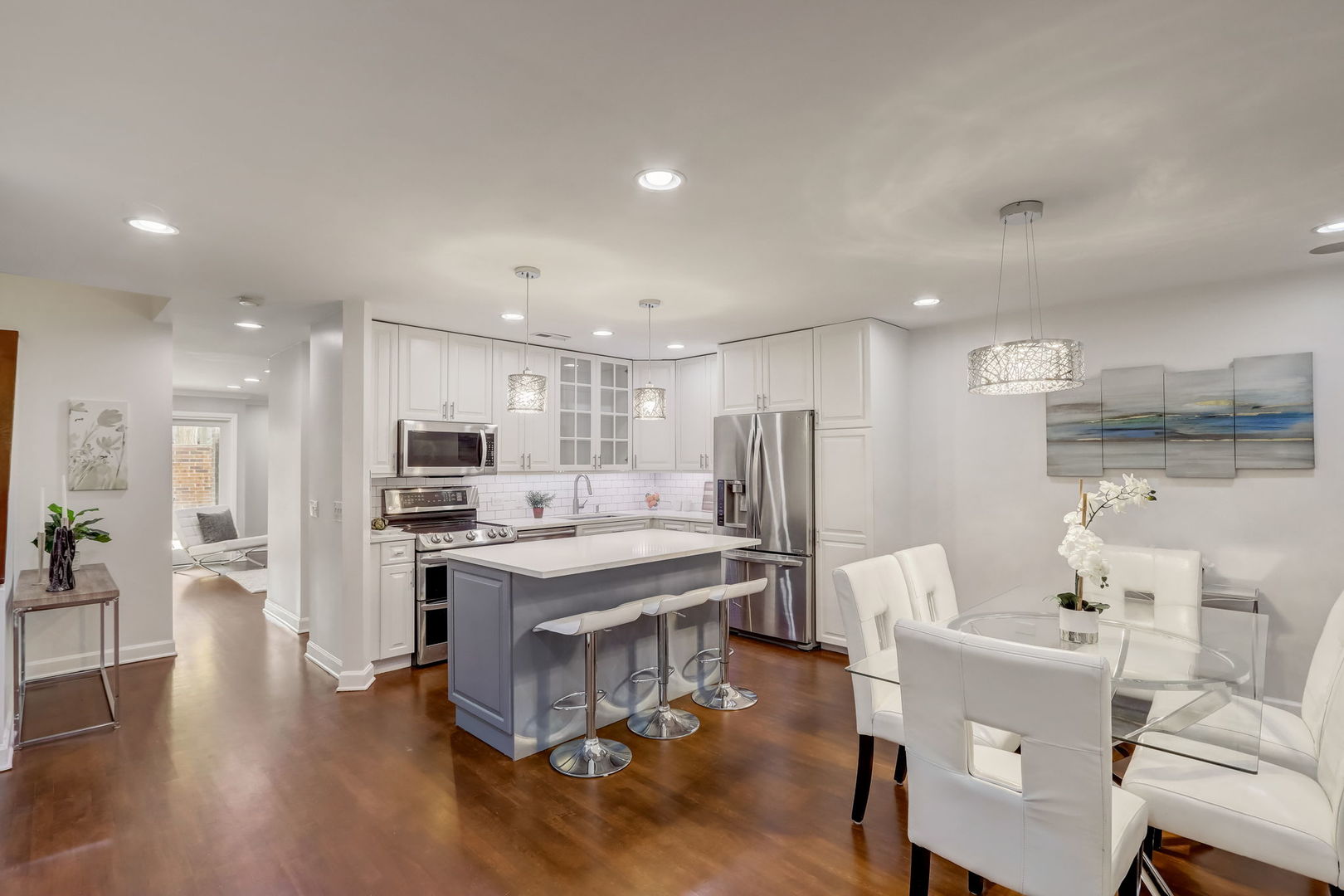1330 N LaSalle Street Unit: 103