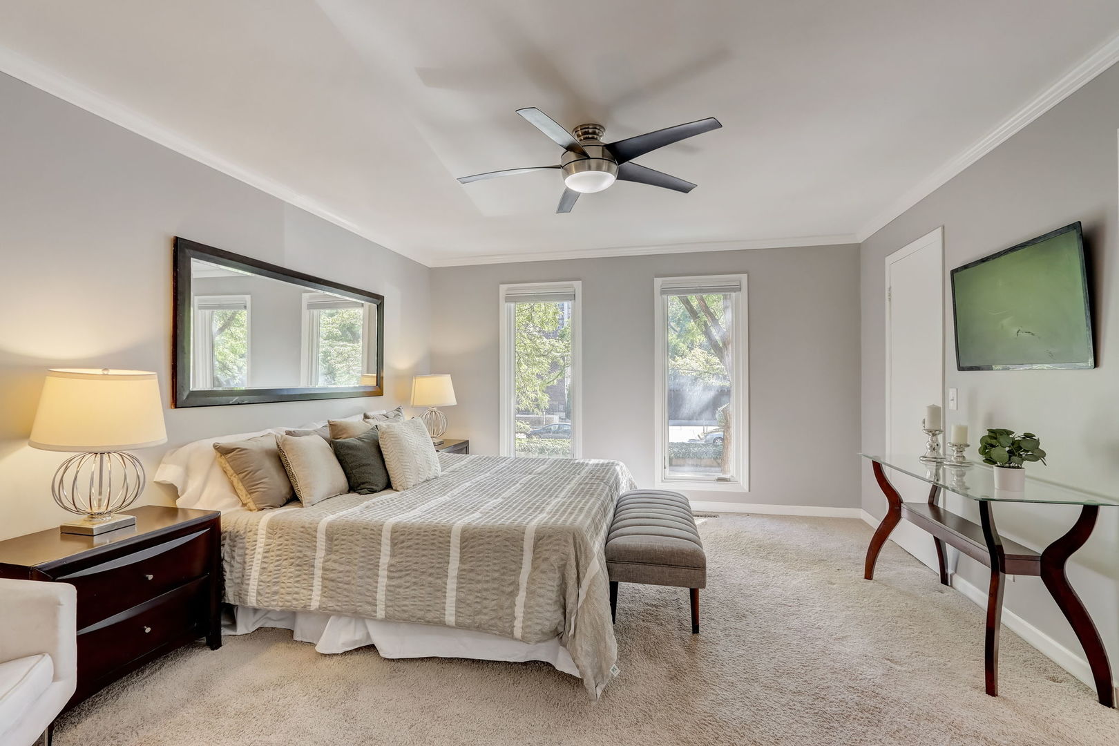 1330 N LaSalle Street Unit: 103