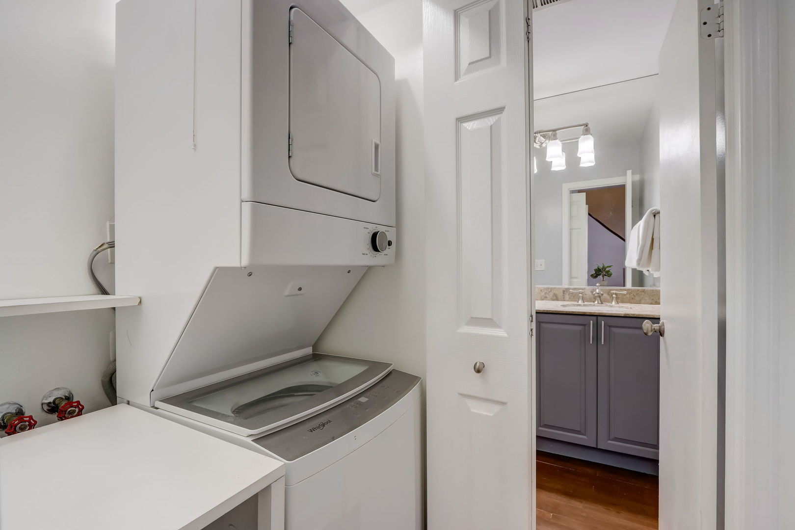 1330 N LaSalle Street Unit: 103