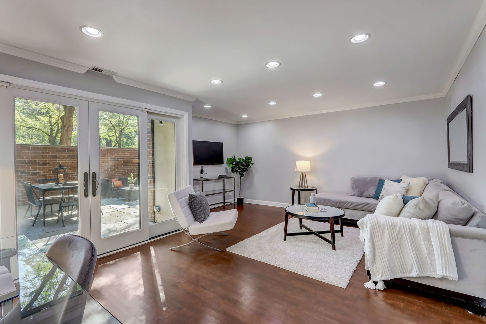 1330 N LaSalle Street Unit: 103