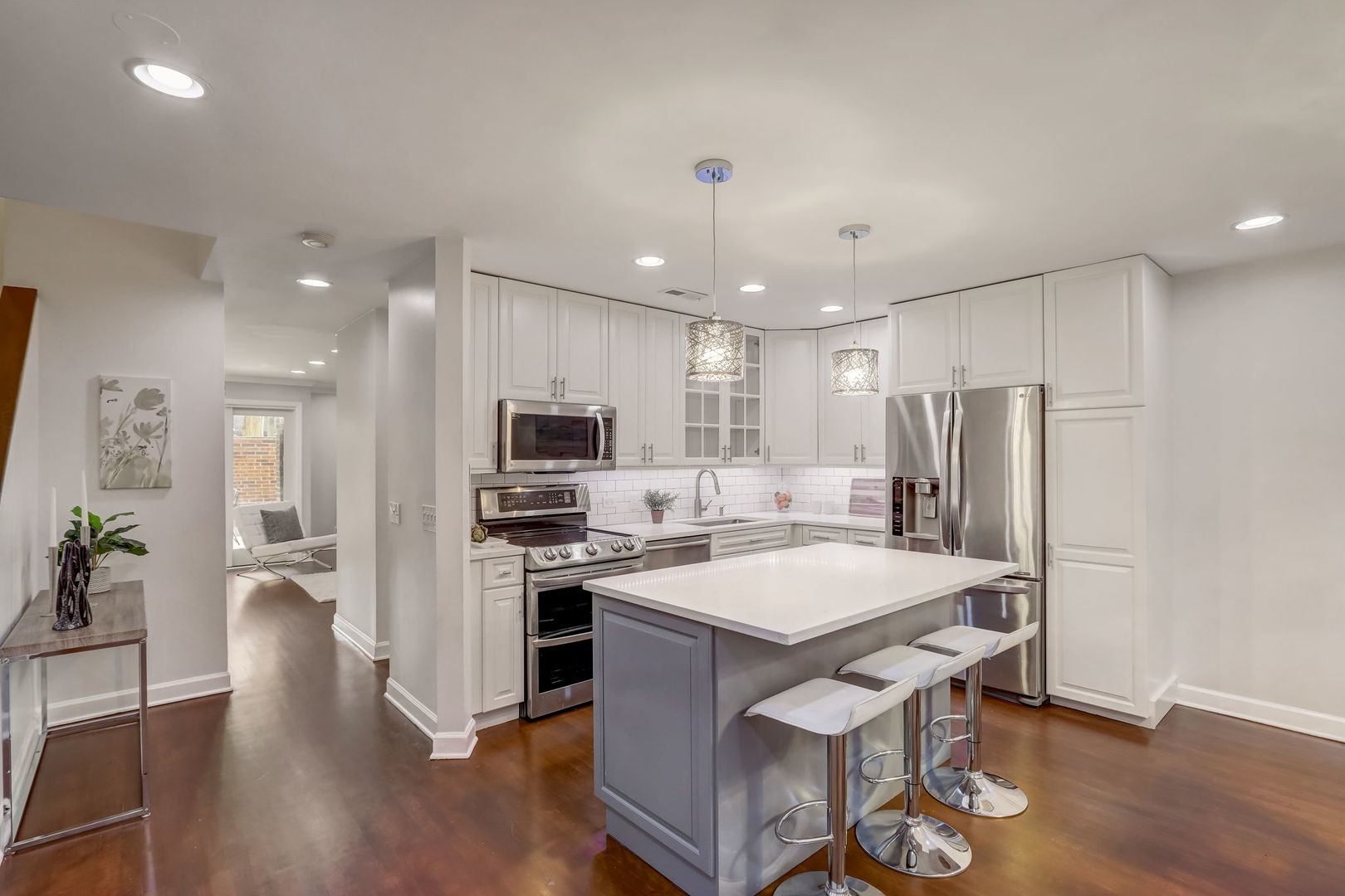 1330 N LaSalle Street Unit: 103