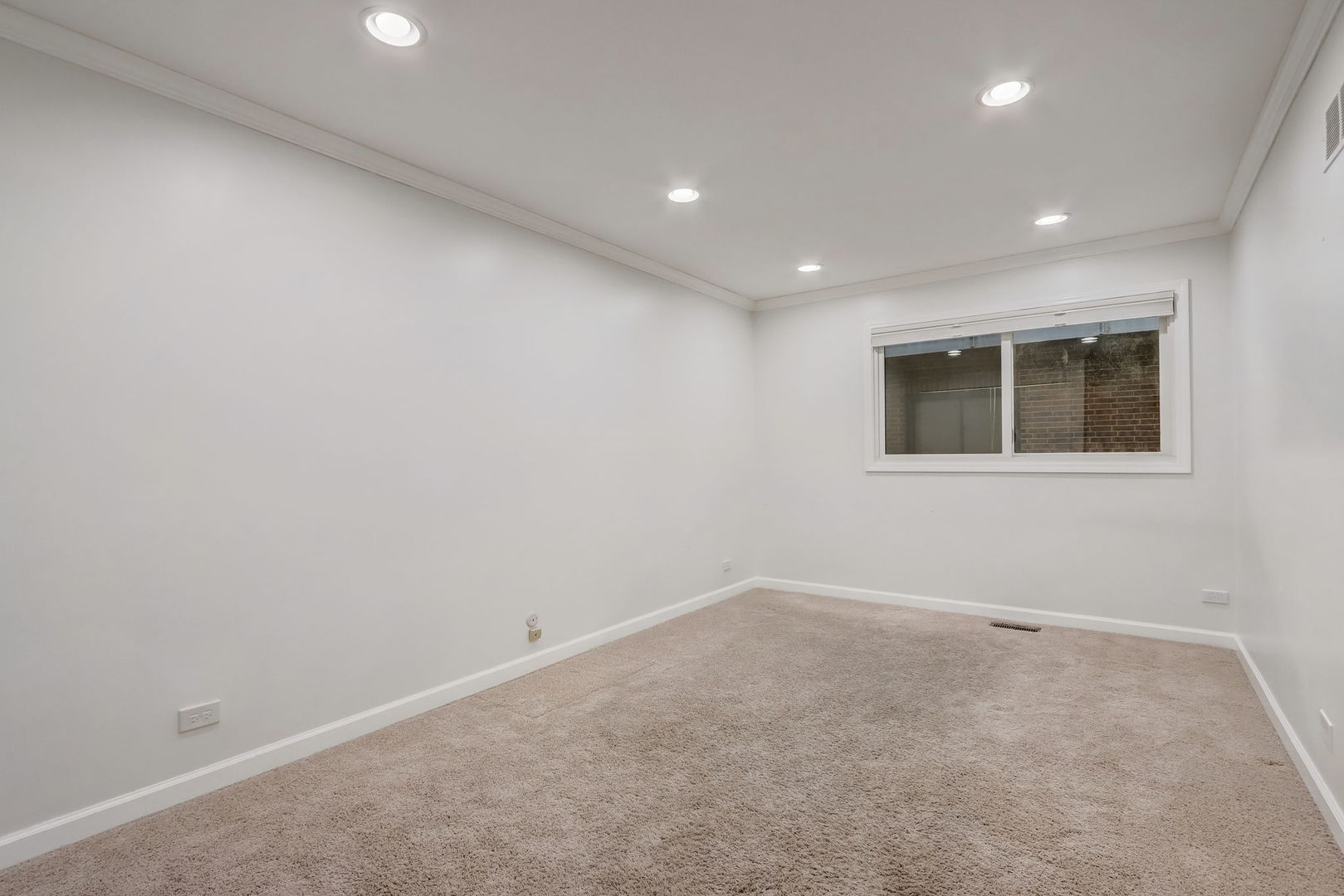 1330 N LaSalle Street Unit: 103
