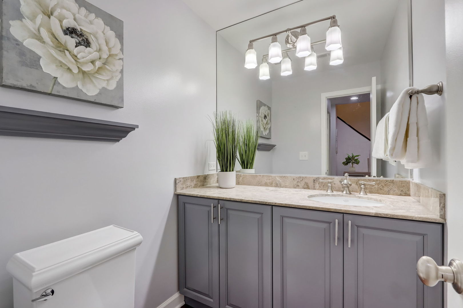 1330 N LaSalle Street Unit: 103