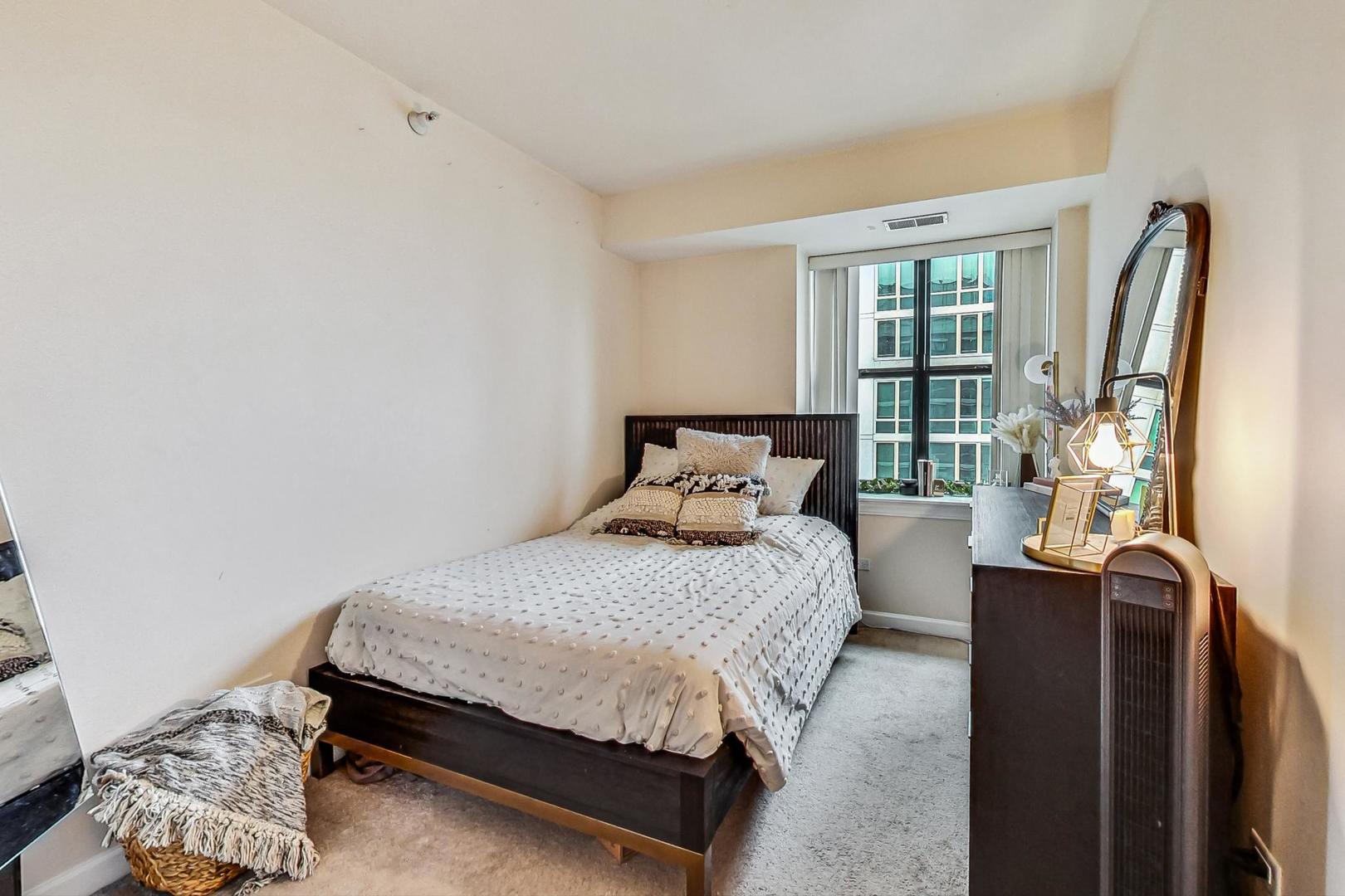 451 W HURON Street Unit: 1301