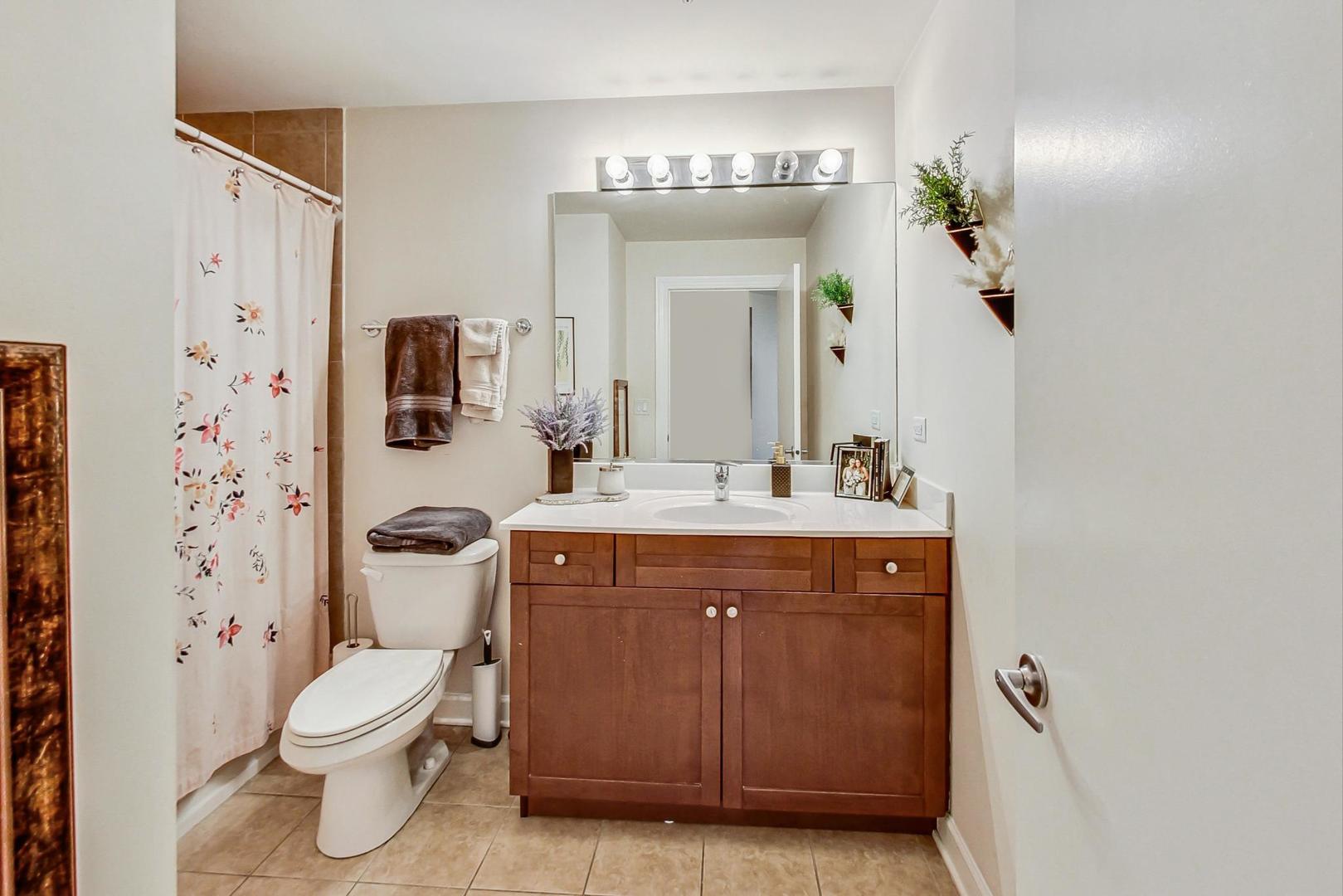 451 W HURON Street Unit: 1301