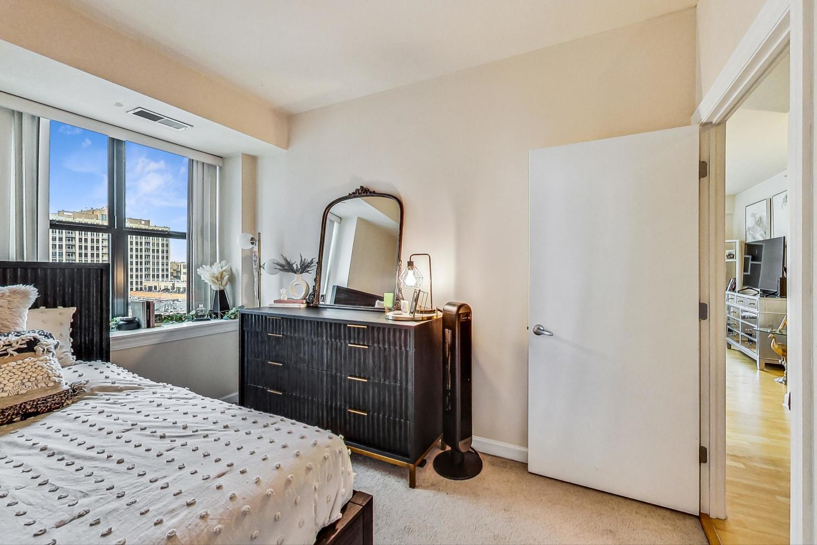 451 W HURON Street Unit: 1301