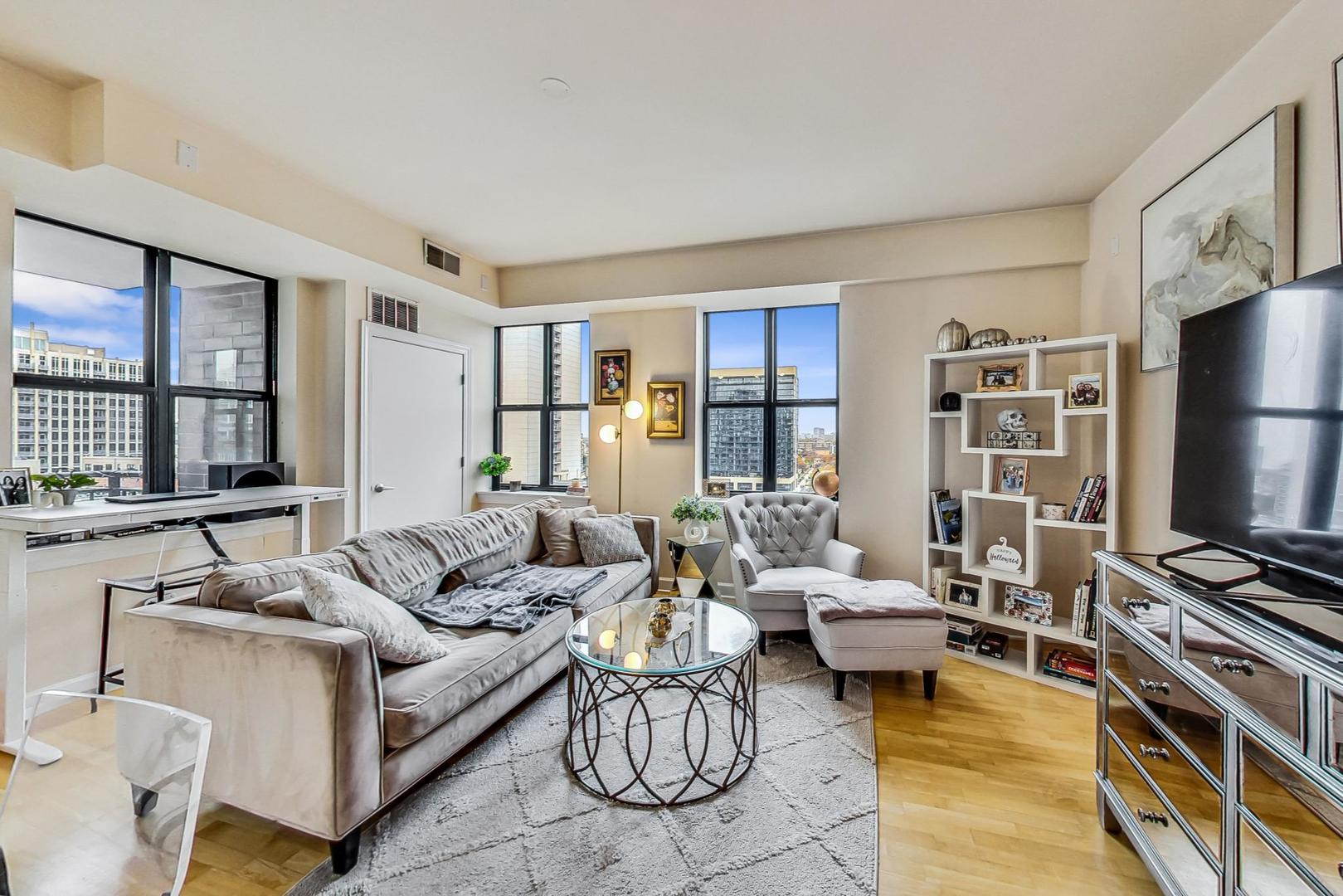 451 W HURON Street Unit: 1301