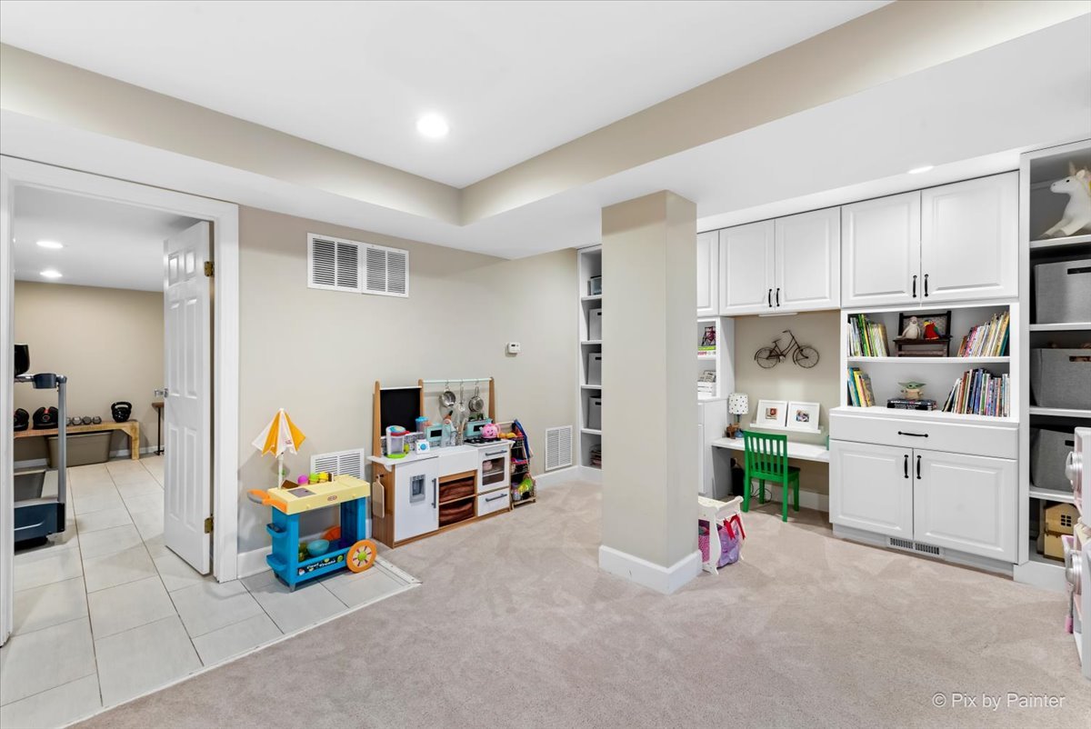 3642 N Marshfield Avenue