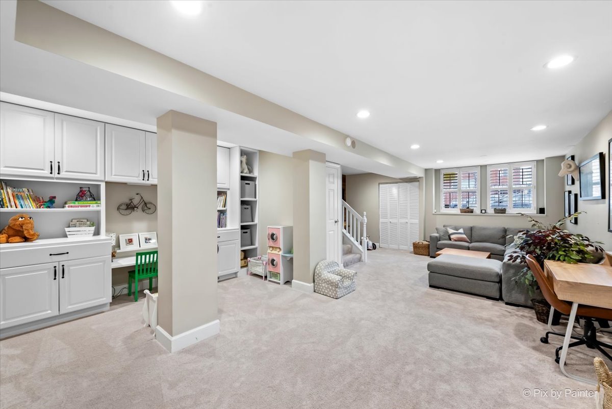 3642 N Marshfield Avenue