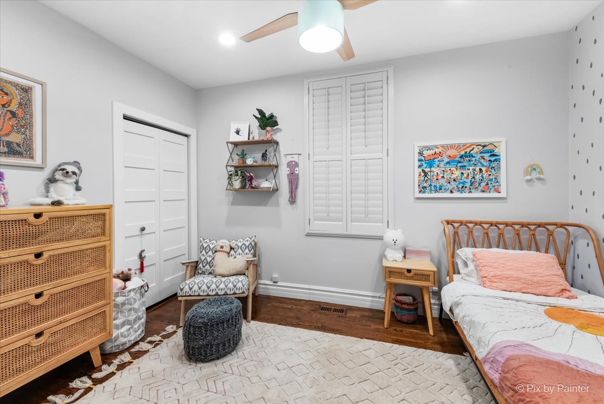 3642 N Marshfield Avenue