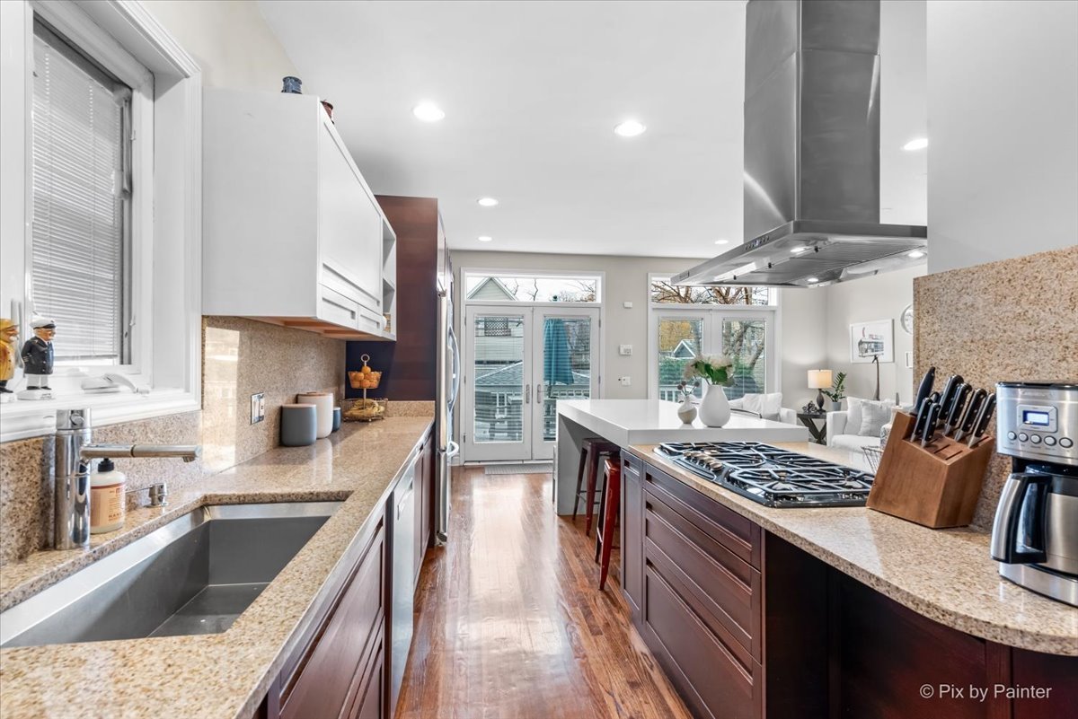 3642 N Marshfield Avenue