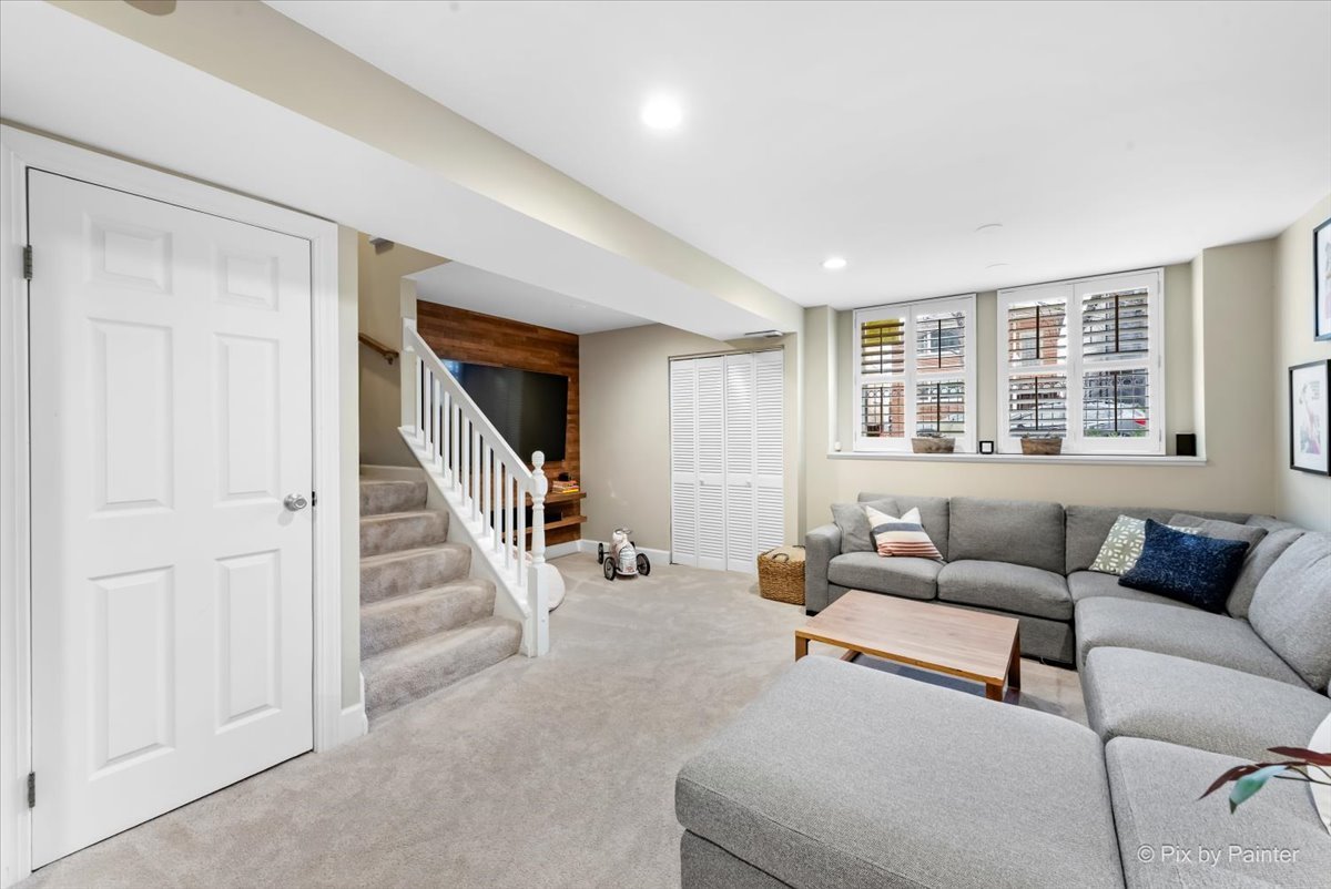 3642 N Marshfield Avenue