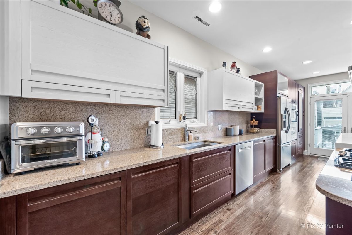 3642 N Marshfield Avenue