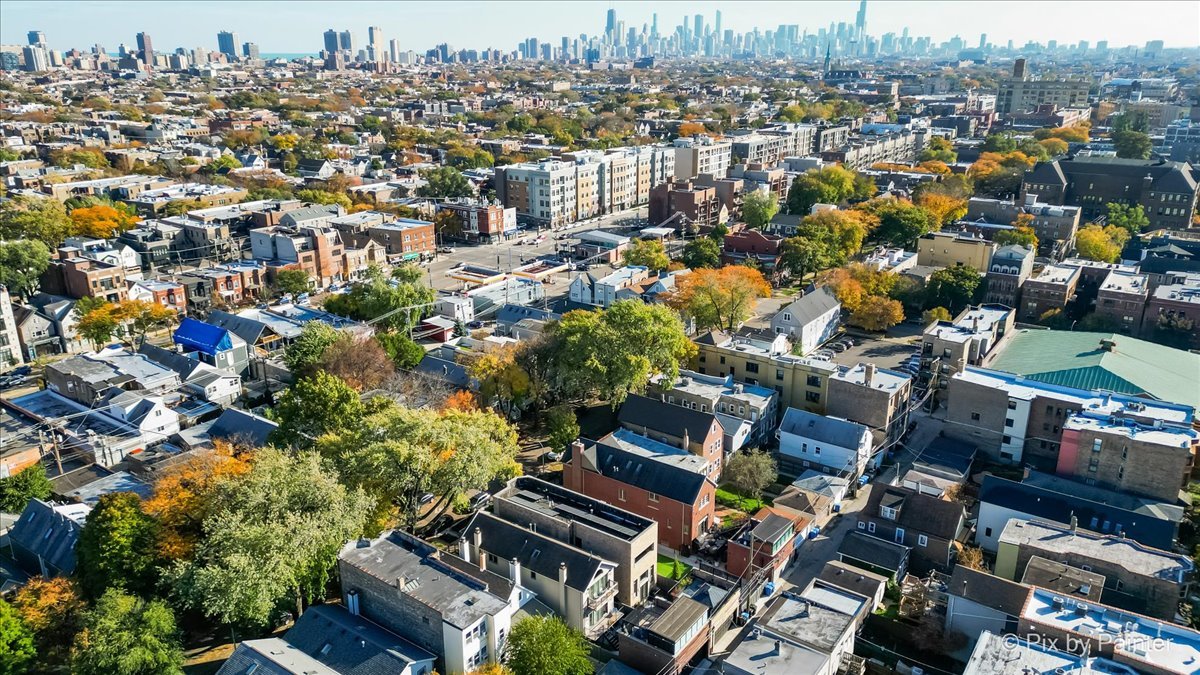 3642 N Marshfield Avenue