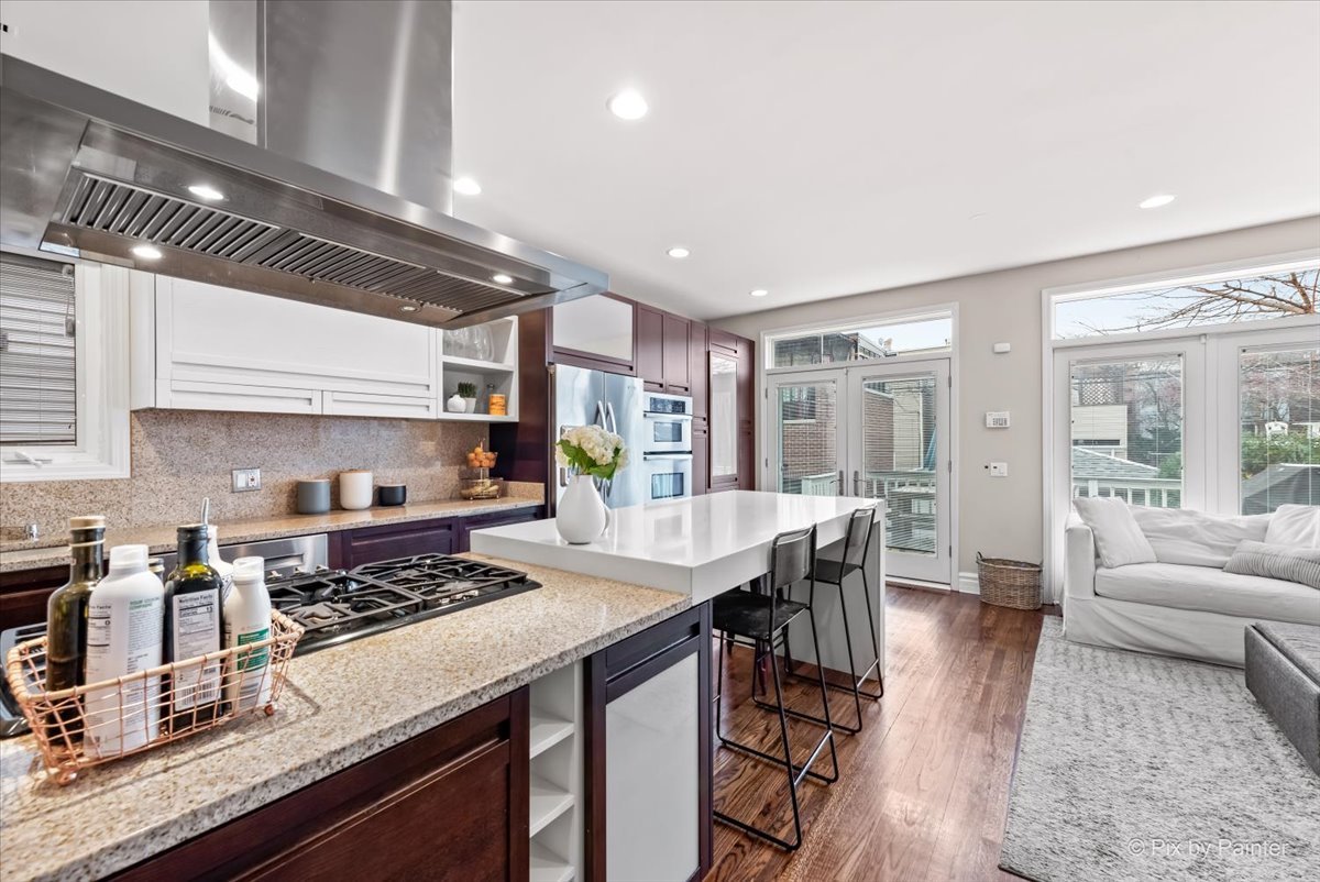 3642 N Marshfield Avenue