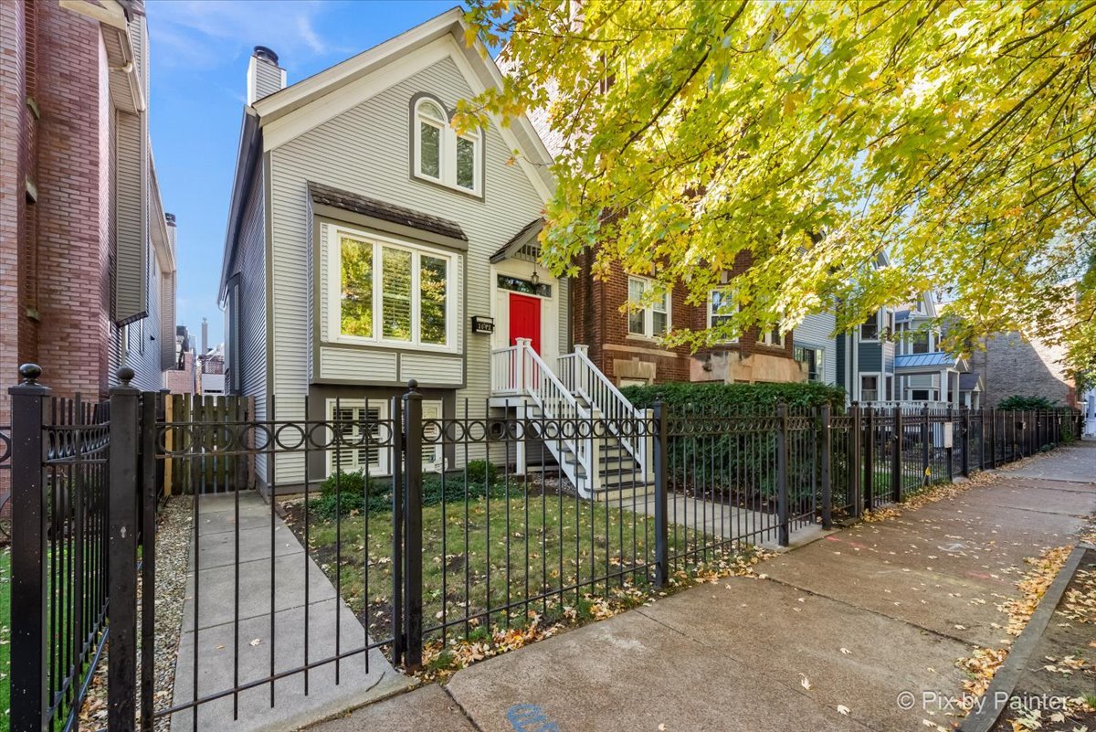 3642 N Marshfield Avenue