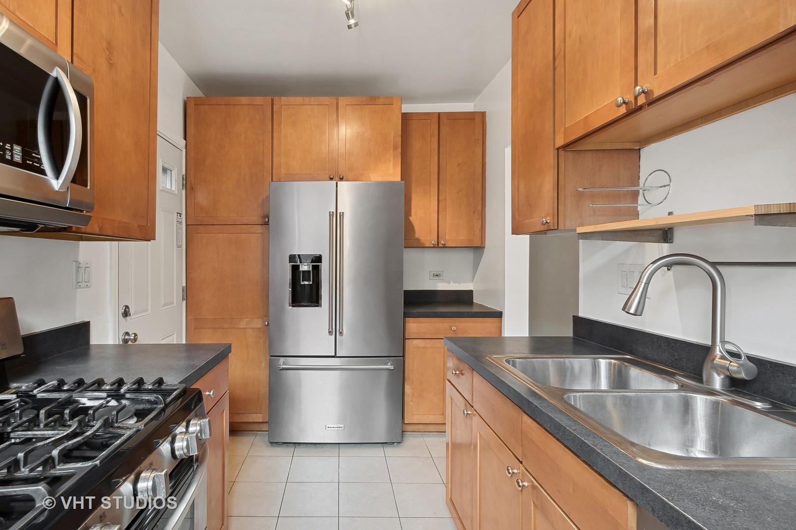 1536 W Fargo Avenue Unit: 1S