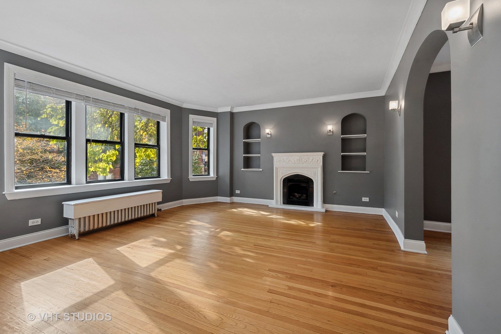 1536 W Fargo Avenue Unit: 1S