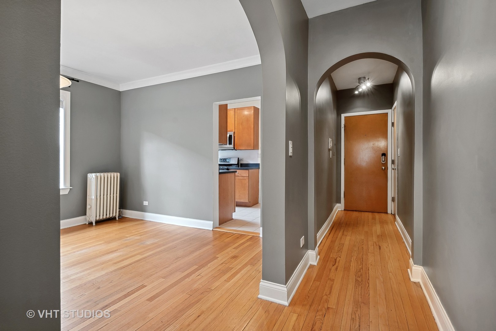 1536 W Fargo Avenue Unit: 1S