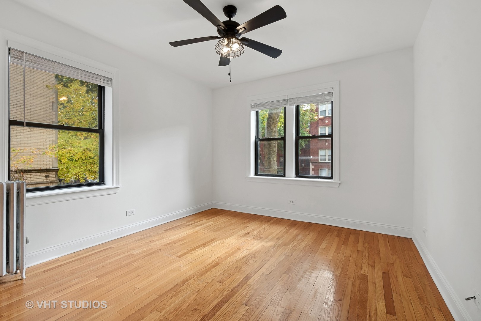 1536 W Fargo Avenue Unit: 1S