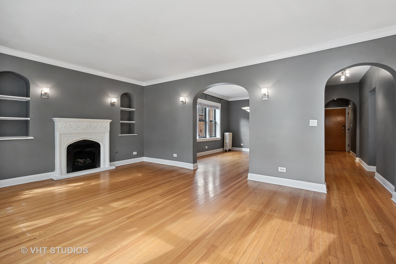 1536 W Fargo Avenue Unit: 1S