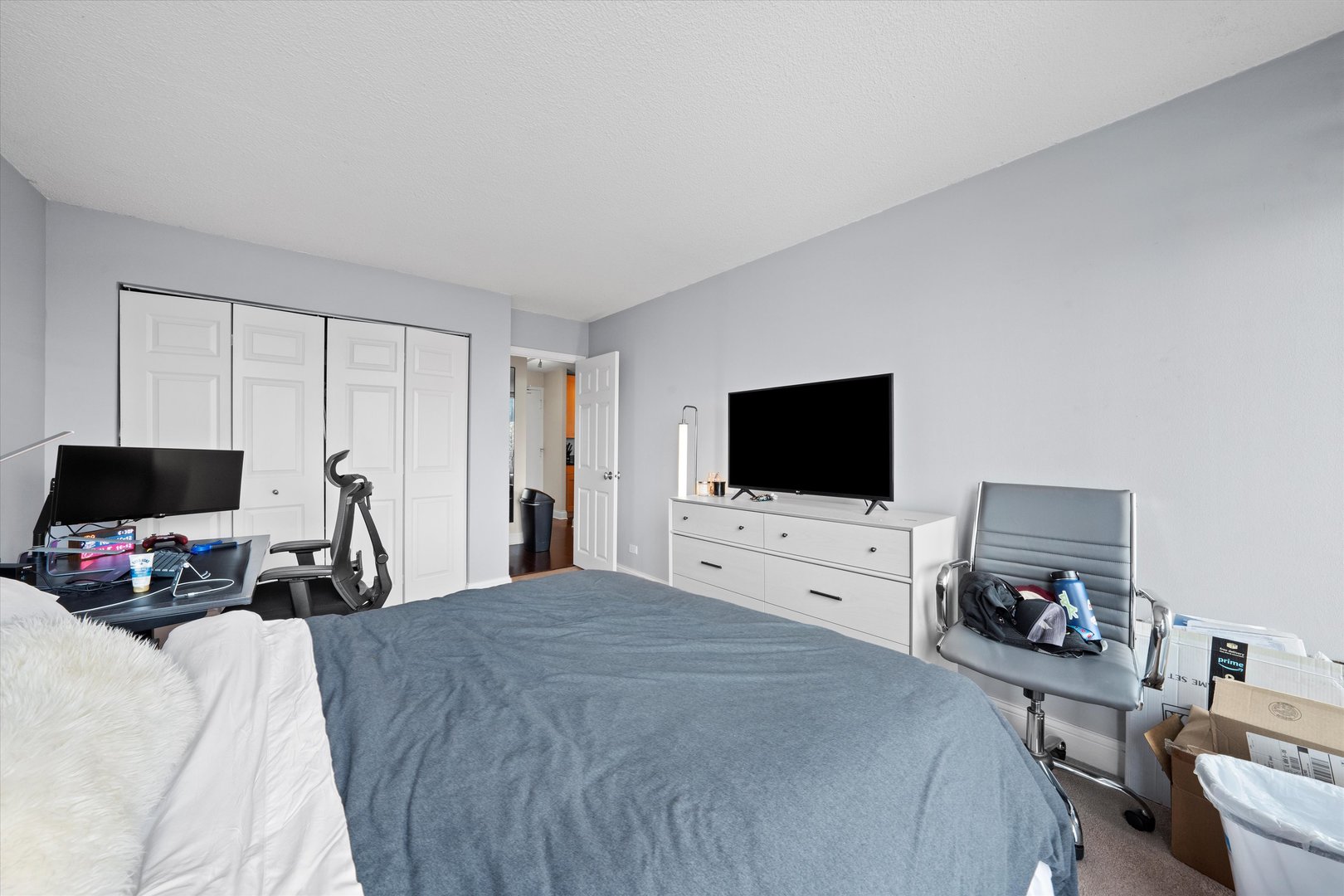 450 W Briar Place Unit: 10D