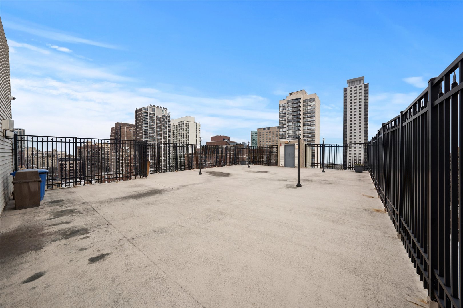 450 W Briar Place Unit: 10D