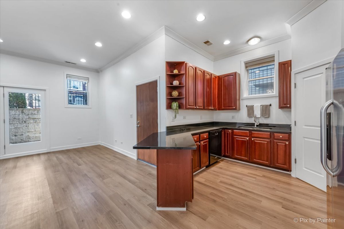 4845 N Springfield Avenue Unit: 1