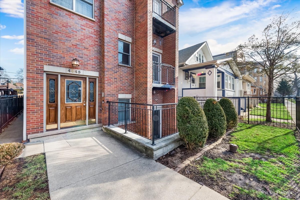4845 N Springfield Avenue Unit: 1