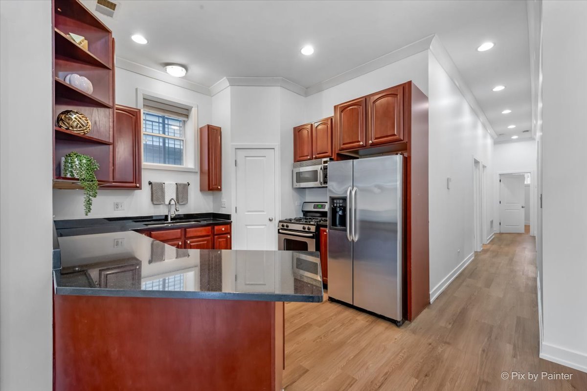 4845 N Springfield Avenue Unit: 1