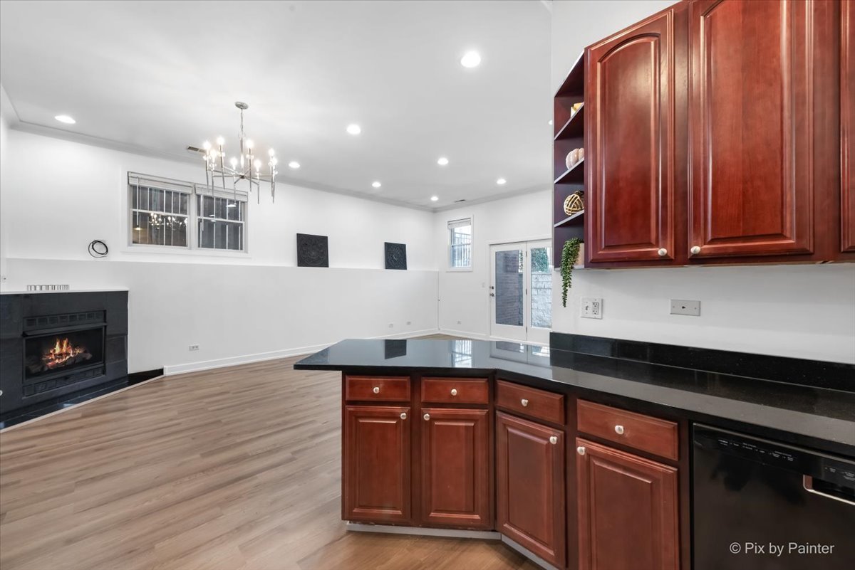 4845 N Springfield Avenue Unit: 1